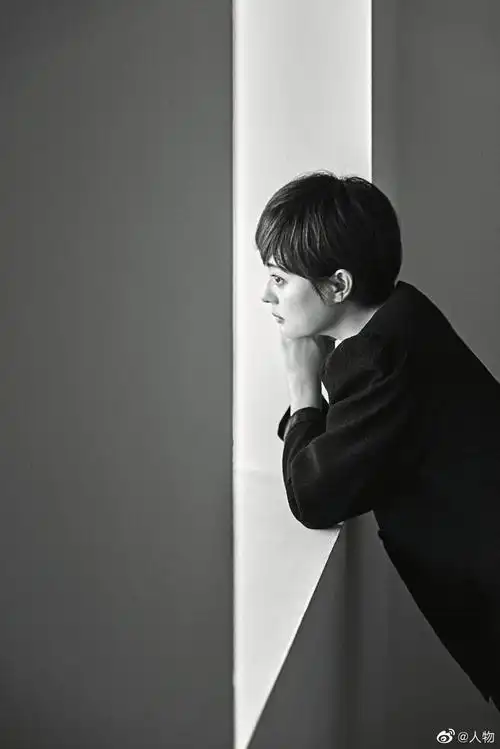孙俪上演侧颜杀氛围感爆棚写真 孙俪图片