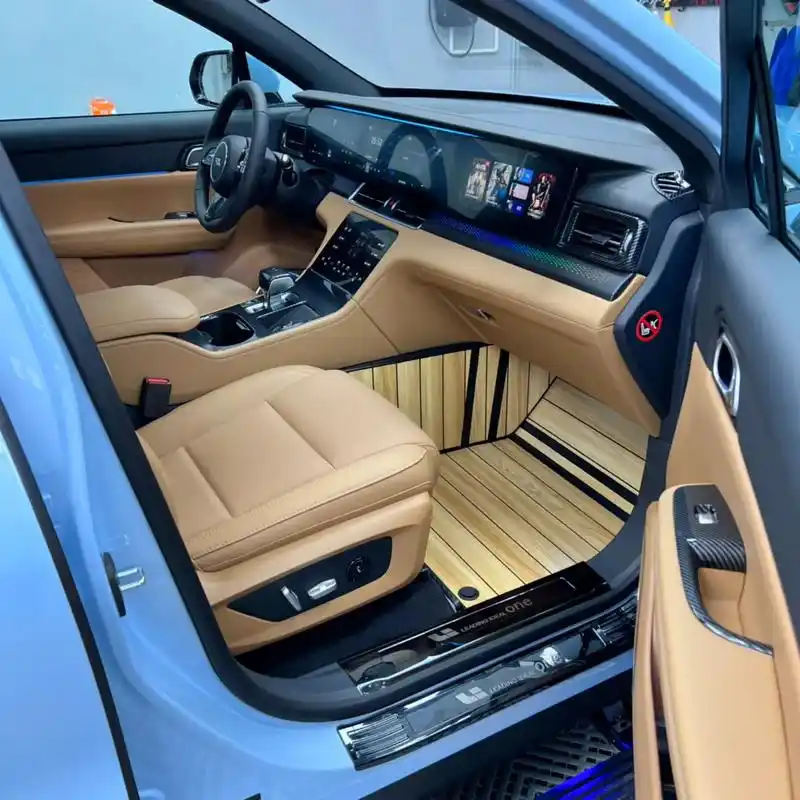 理想one.碳纤纹饰板  让爱车提高了内饰质感,还有一款木纹 - 抖音