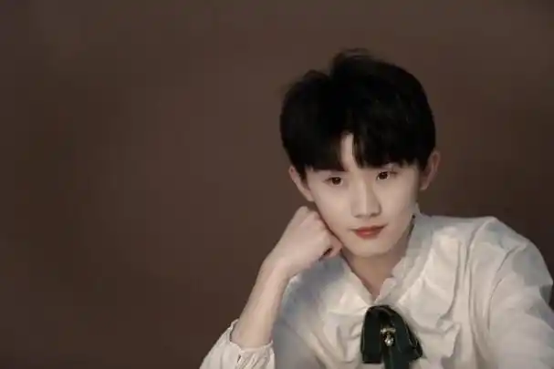 马嘉祺:稚气未脱-话本小说网