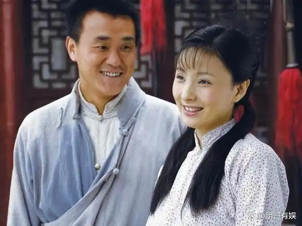 何冰从跑龙套到走红花了三十年娶到李海洋就像是捡到宝一样