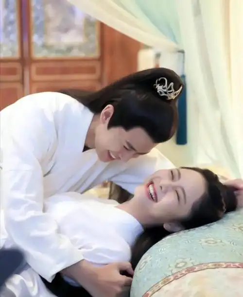 任嘉伦亲吻聂欢(任嘉伦拍吻戏聂欢吃醋吗)-天晟网