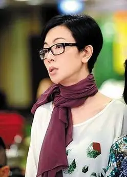 袁洁莹:短发女神的坎坷情路与骨瘦如柴的谜团_生活_事业_恋情