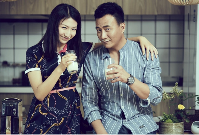 父亲节胡军与九儿 父女俩的互怼日常