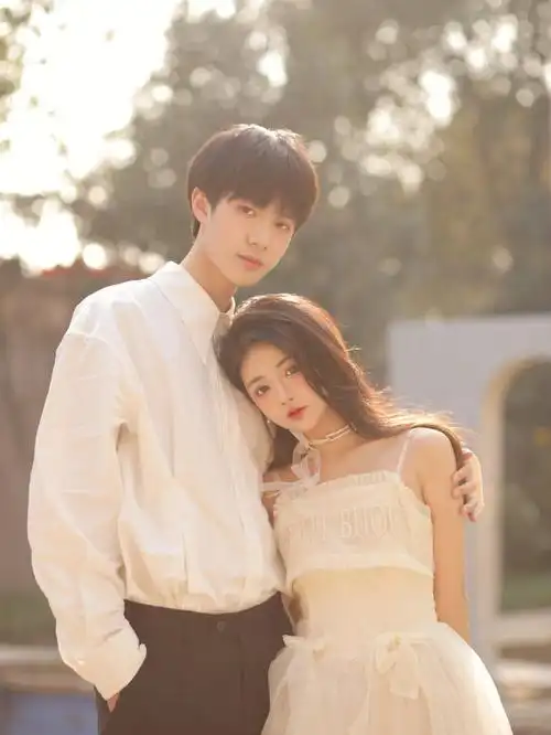 情侣合照pose相机篇姿势分享