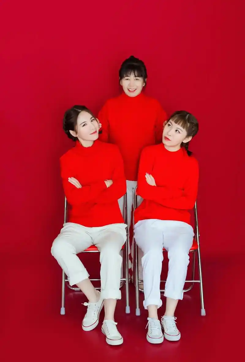 母女合拍 #旗袍秀一秀女子好温柔 #只有照片能记录这份珍贵 - 抖音