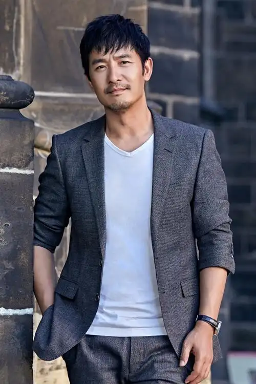 郭晓东6月18号正值父亲节之际,著名演员郭晓东触景生情po出长文纪念