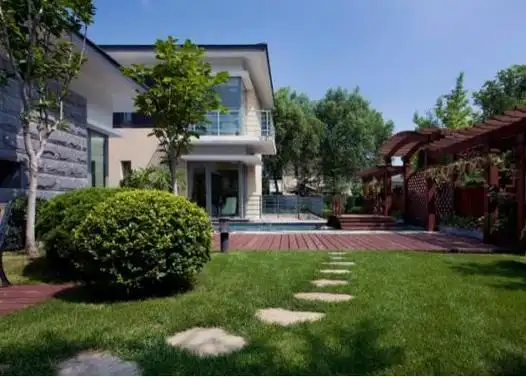 为什么有钱人逐渐撤离别墅住平层内行人这4个缺点很明显