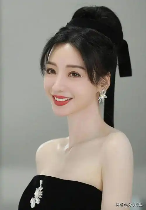 柳岩明星壁纸(22)_网易订阅