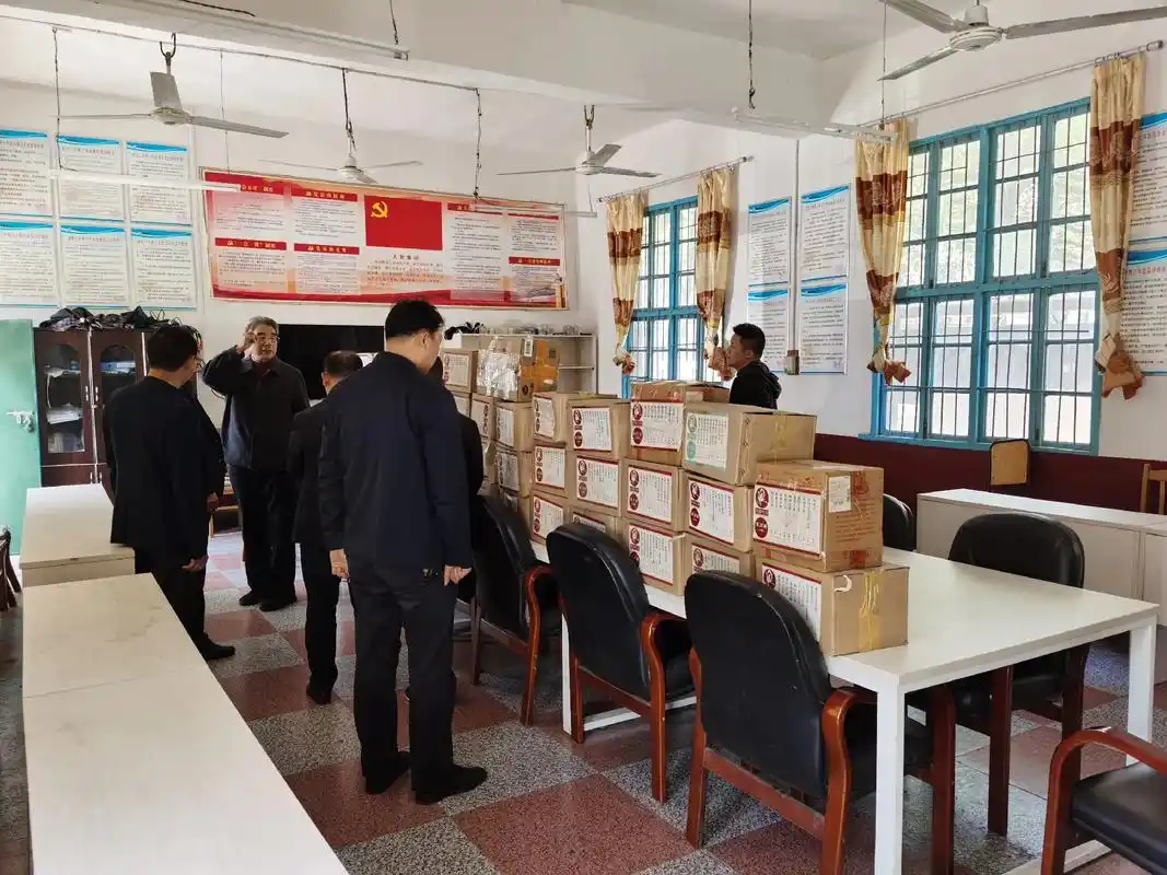 邵东三中1961年的毕业生湖南省人大原副主任,原省政府顾问罗 - 抖音