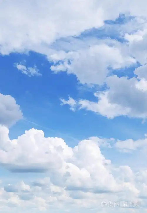 蓝蓝的天空和洁白的云朵