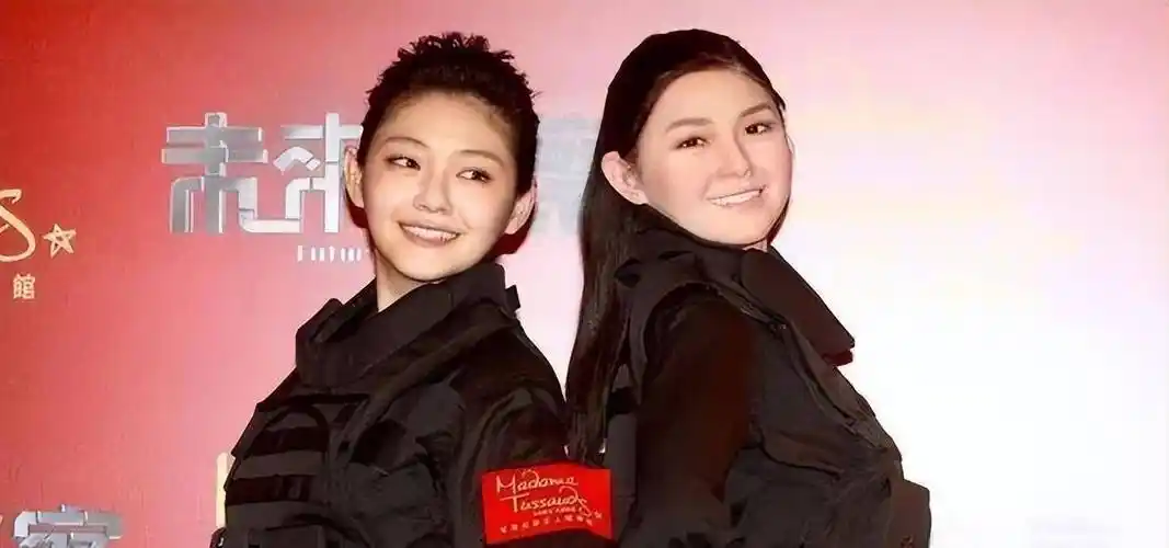 明星蜡像大赏:杨幂造型雷人又好笑,易烊千玺三秒破功:我不理解_李冰冰