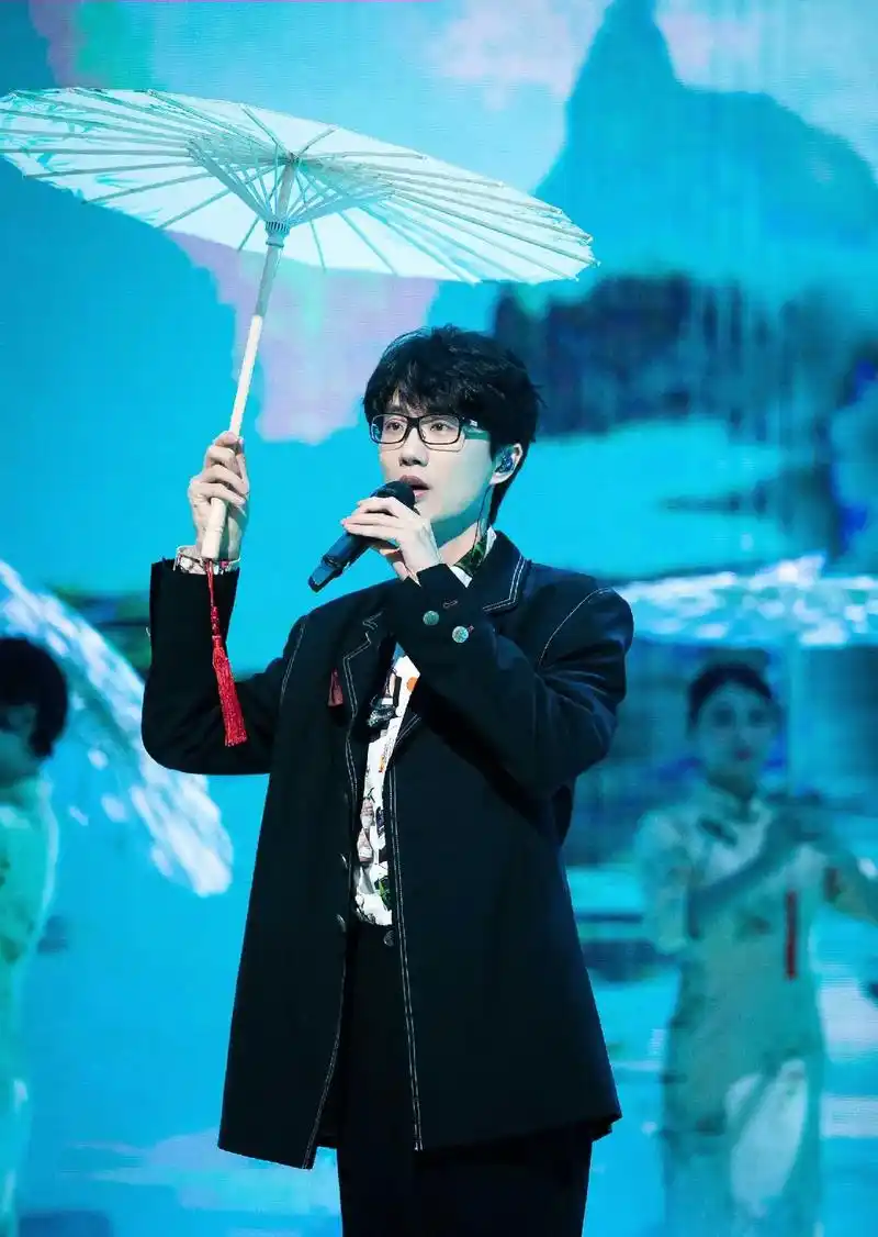 才子来了 许嵩2024年"呼吸之野"全国巡回演唱会   4月 - 抖音