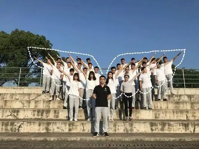 花样解锁班级合照新pose给你好看