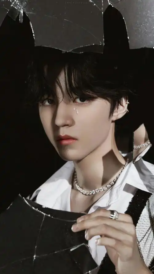 内娱超a眼神杀#沉浸式欣赏王俊凯超a眼神杀一秒沦陷!