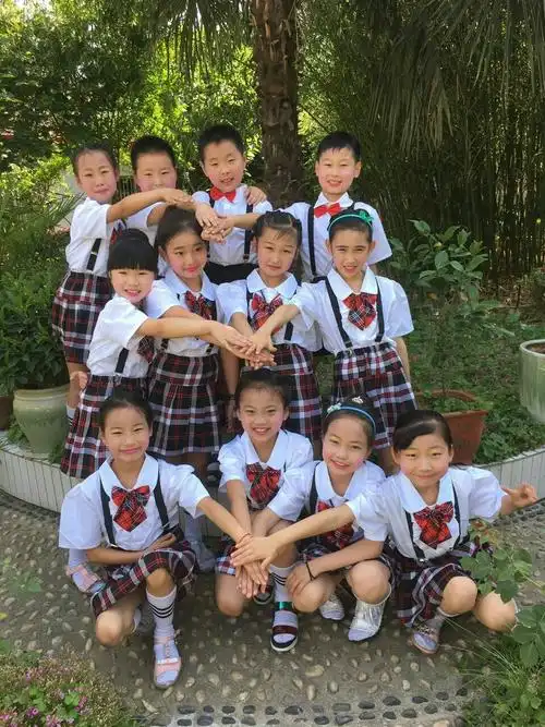 热烈庆祝罗山县回民小学"畅想童年 快乐六一"文艺汇演隆重举行