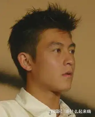 陈冠希龙年设计新发型,被网友吐槽太普通,当年的时尚感不再了?