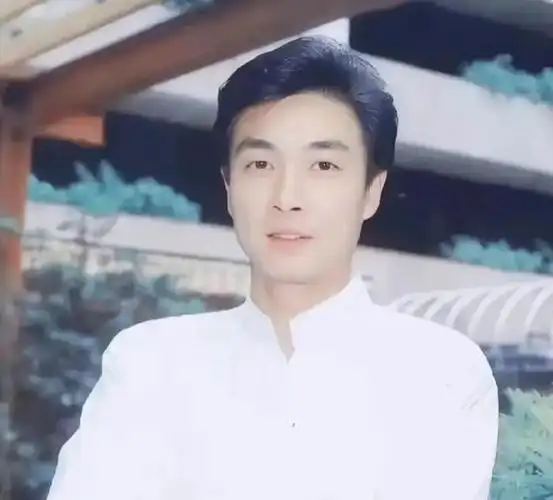 74岁刘松仁瘦脱相口齿不清疑中风坚持丁克晚年凄凉