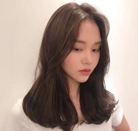 2022年有哪些流行的长发烫法女生长卷发图片各有千秋烫法超多