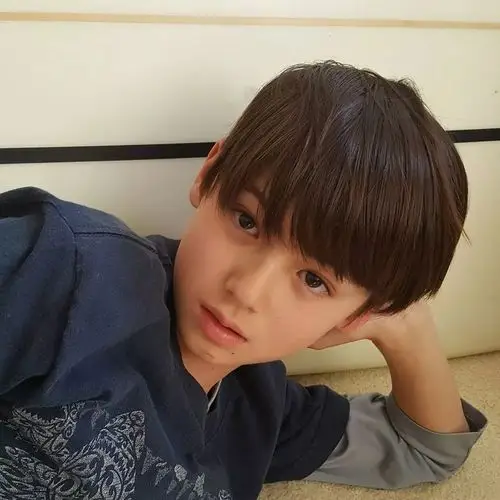 这个萌出血的11岁正太让人看了就想拐走!简直就是小天使本人嘛