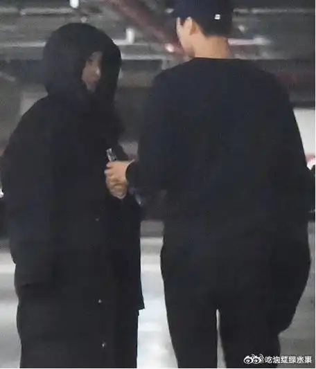 拍一个爱豆版《换乘恋爱》吧  1.金泰妍-边伯贤  2.