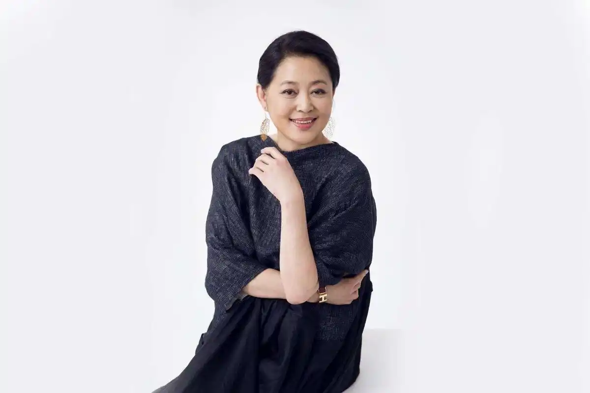 倪萍新写真曝光!60岁的她瘦身成功"旧貌换新颜"气质好优雅