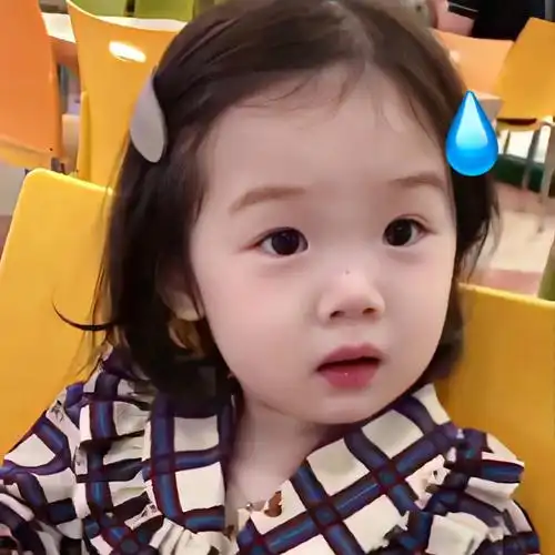 雪儿撅嘴后喝酸奶头像166