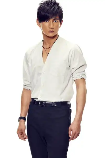 吴奇隆最新写真 阳光帅气添成熟男人魅力(图)