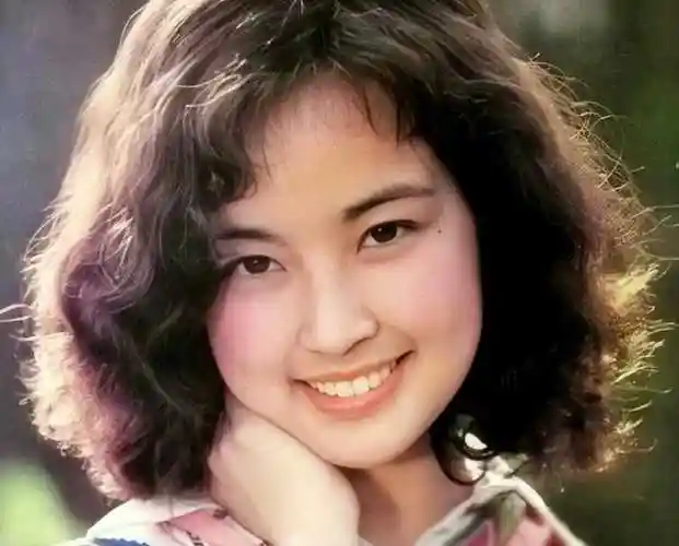 73岁四婚女刘晓庆依然魅力四射,她是当之无愧的人生赢家