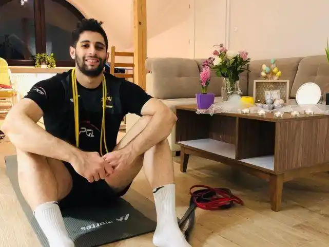 fivb本周之星伊朗男排帅哥艾巴迪波尔