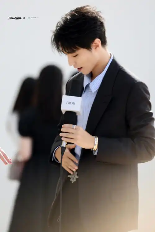 王俊凯#|#王俊凯巴黎时装周造型#巴黎dior26615@tfboys-王俊凯