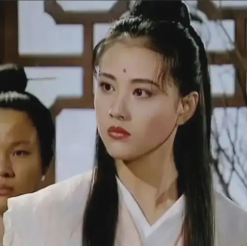 最美周芷若,永远留在了北京,周海媚新家定在了北京