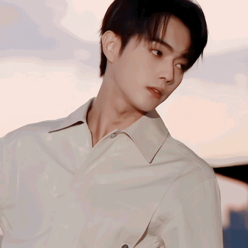 许凯天台暮色大片