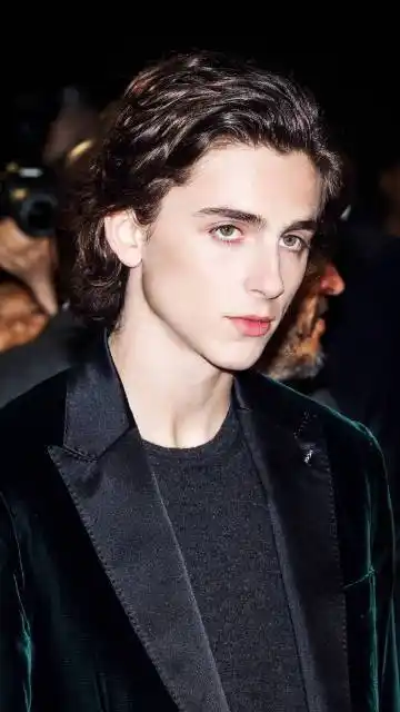 damn,我就是喜欢卷发 妹妹头 下垂眼的少年.萌点非常稳定了.