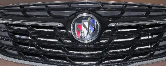 有三个盾牌的车是什么车