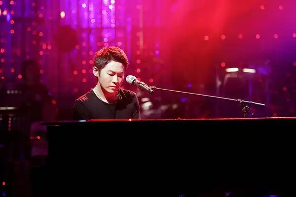 《男孩》梁博放飞自我 竟微博调侃张靓颖刘涛