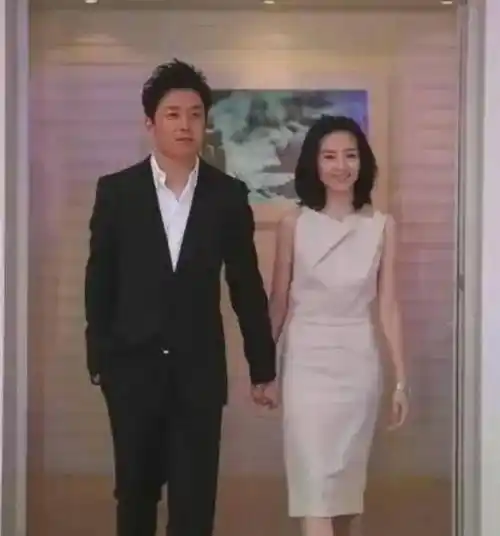 45岁董洁:一婚出轨王大治,离婚11年后,才和丈夫和解