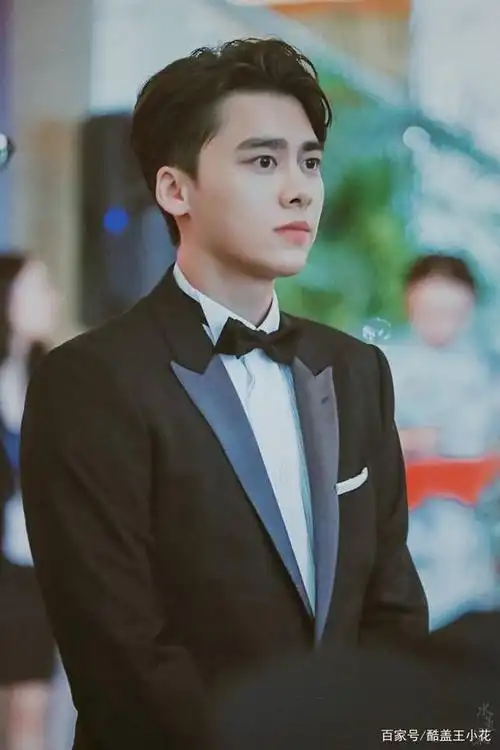 李易峰的西装杀凭什么这么帅?细节才是重点:发型,配饰,整洁!