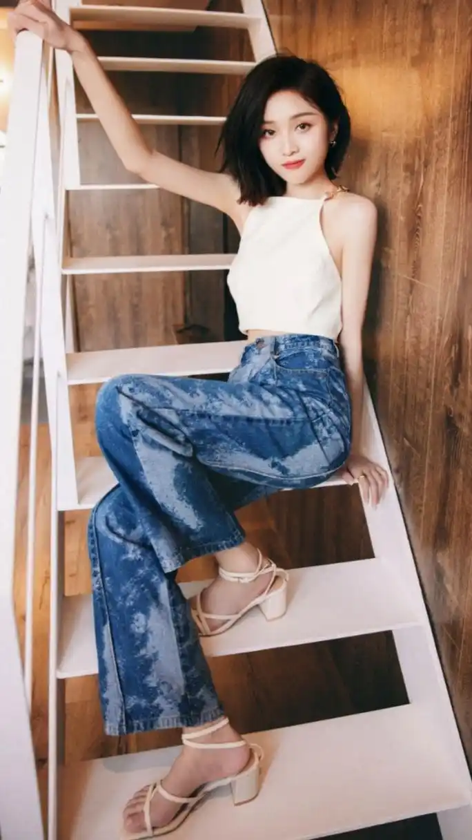 吴宣仪  光滑美腿和白嫩玉足合集