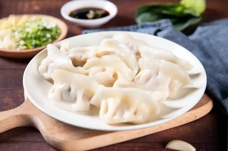 一盘手工暖心水饺,以其独有的方式在舌尖上提醒着我们,不忘生活细微处