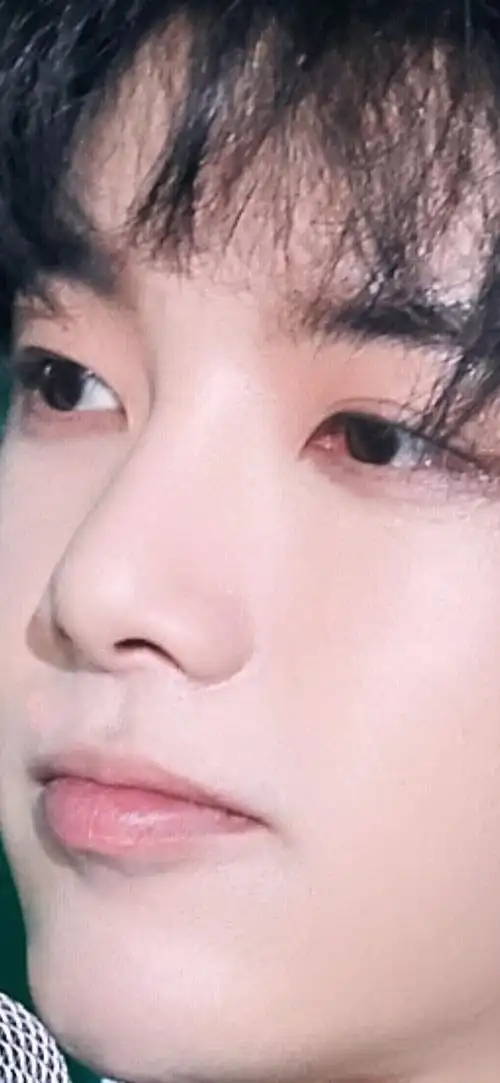 华晨宇[超话]#嘟嘴的角度简直完美[舔屏] . 来自晴烨烨yu - 微博