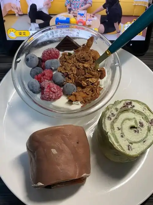 今天的早餐花花绿绿的