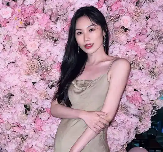 全球国际小姐王菁接受中国国际新闻网等媒体采访_大赛_女性_世界