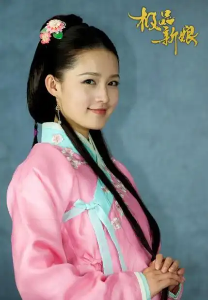 67李沁自从出道以来,给我们诠释了众多美丽的角色.