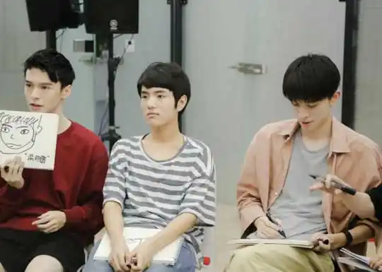 最聪明狼人黄榕生聚集"快男版狼人杀"引选手反目