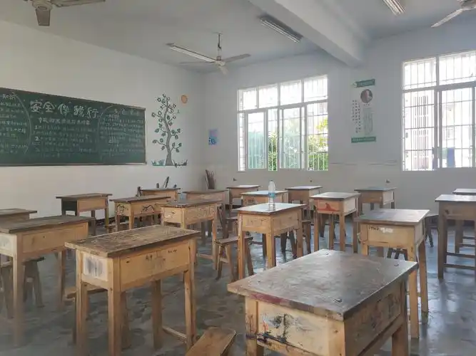 走进南充市嘉陵区桃园小学,这所我省并不算发达的农村学校,没有配备