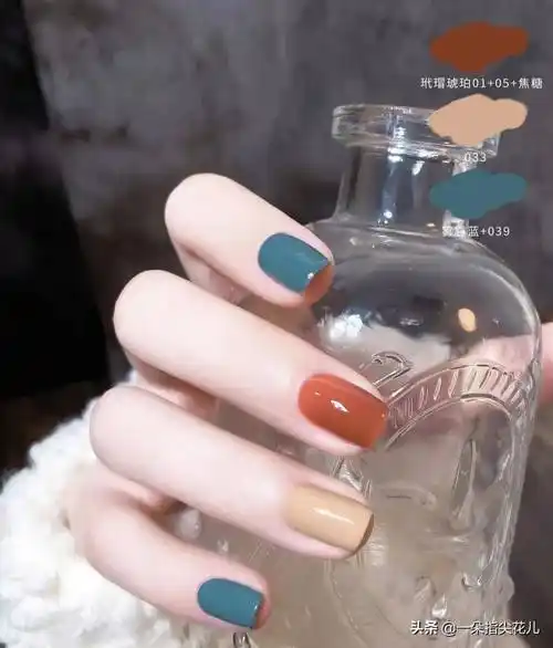 分享20款短指甲跳色美甲,色系搭配好,显白又好看