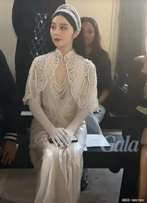 戛纳后范冰冰再登巴黎时装秀体宽腰粗脸变圆尽显沧桑