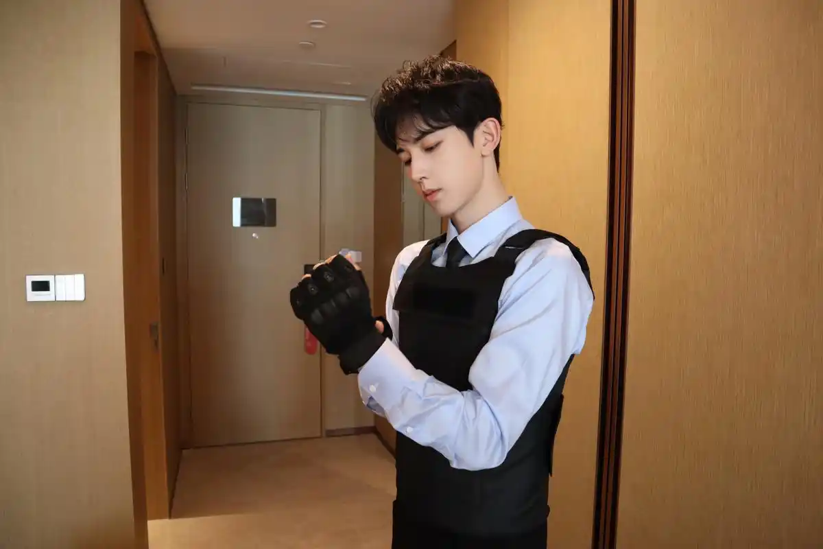 冷cool的小郭保安已就位~#郭俊辰城市捉迷藏##就要辰现在##城市