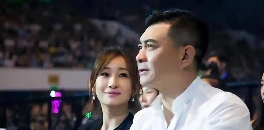 撒娇人妻秦海璐生活曝光,嫁给二婚老公后,她变得越来越清醒了_影后