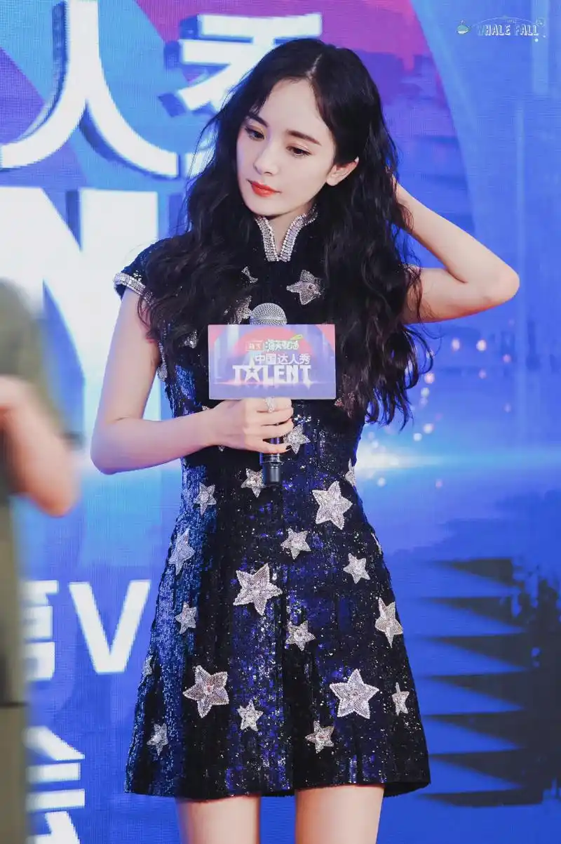 杨幂  一字高跟鞋美腿